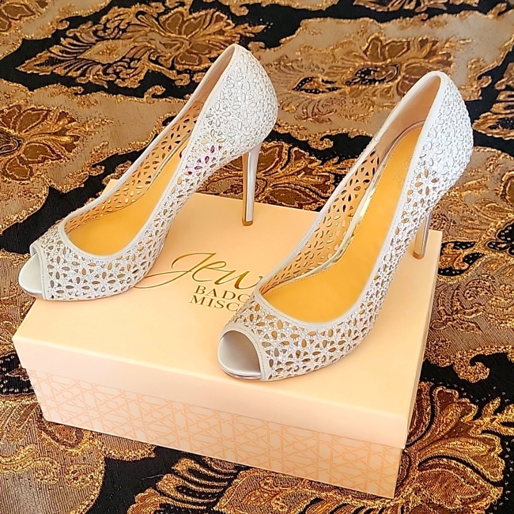 Mishka Badgley silver rhinestone peep toe pumps. Bling 8.5 NEW